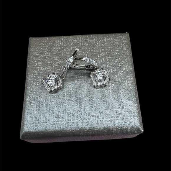 MOISSANITE(S925) grade D Silver Earrings new 1 total carrot weight